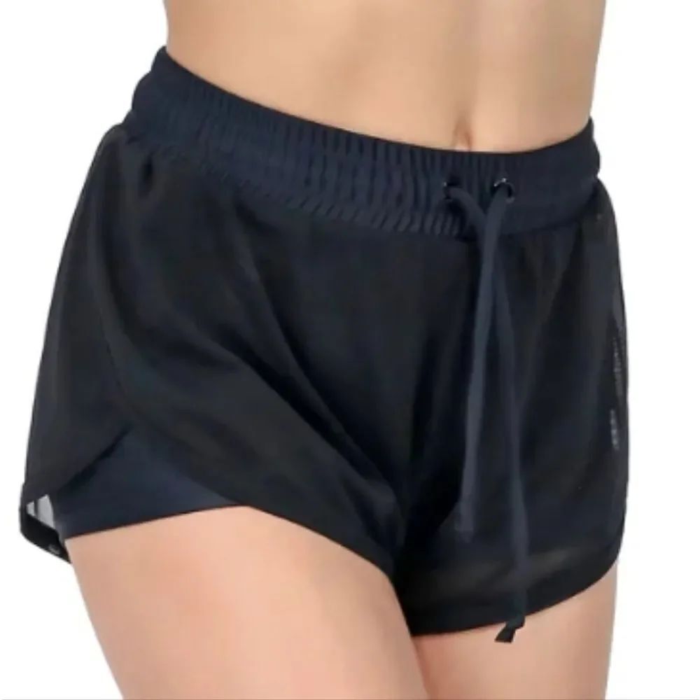 GAP WOMEN"S SHORT WITH WHITE STRIM LINE ALL AROUND